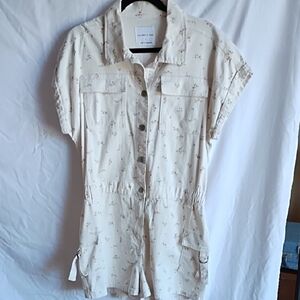 Celebrity Pink floral shorts romper size L